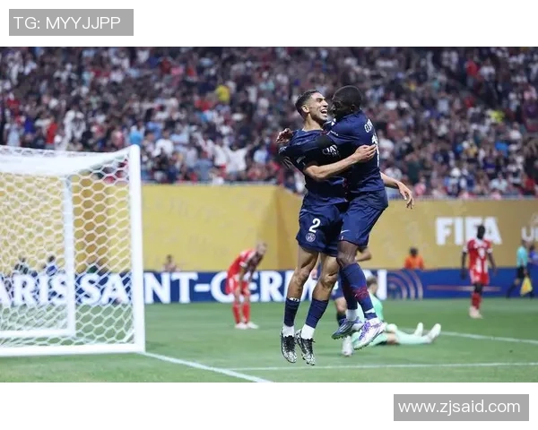 尤文图斯逆转巴黎圣日耳曼乌龙球成比赛转折点全场沸腾